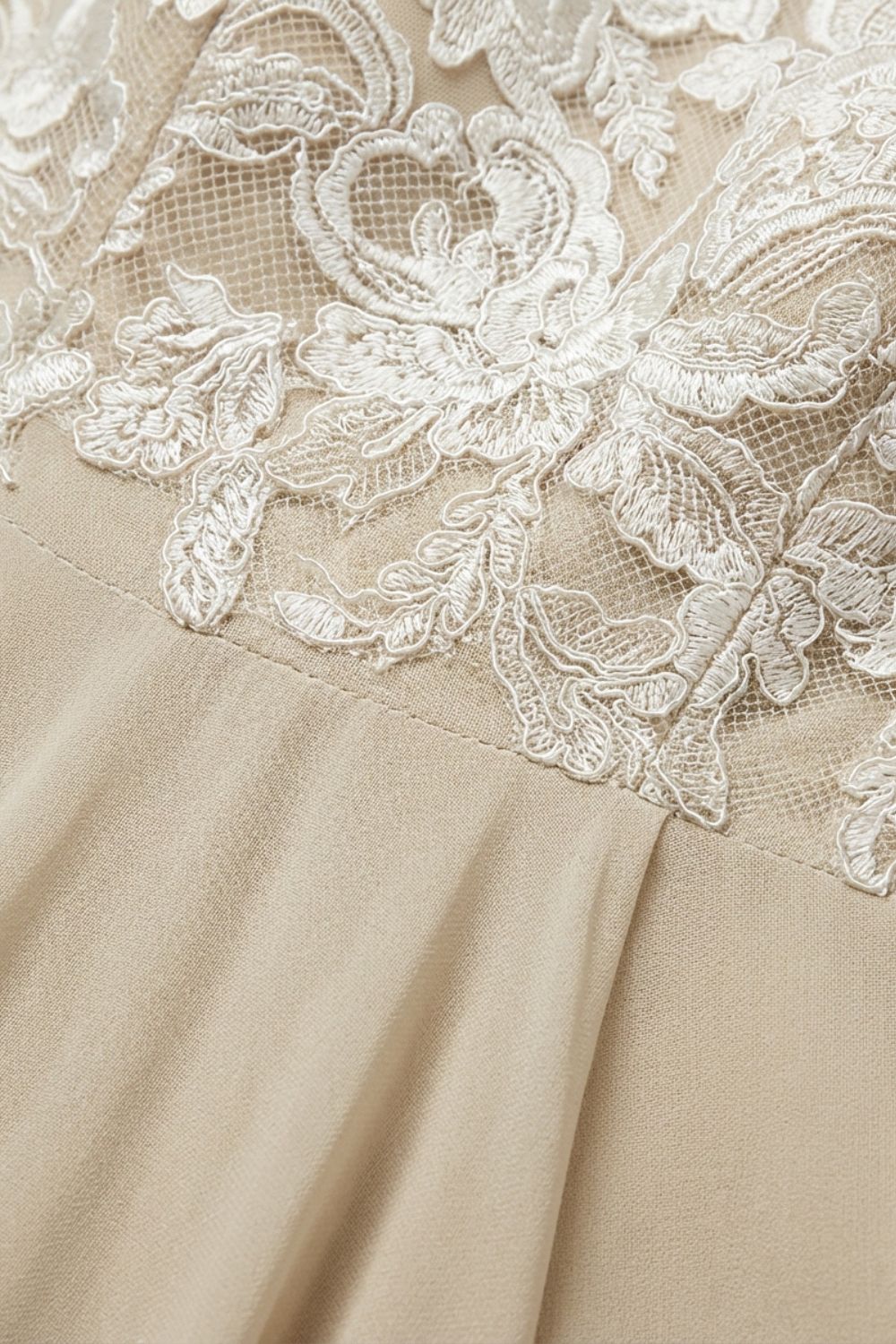 Damen Chiffon Maxikleid in Champagner mit Spitzenoberteil und 3/4-Ärmeln
