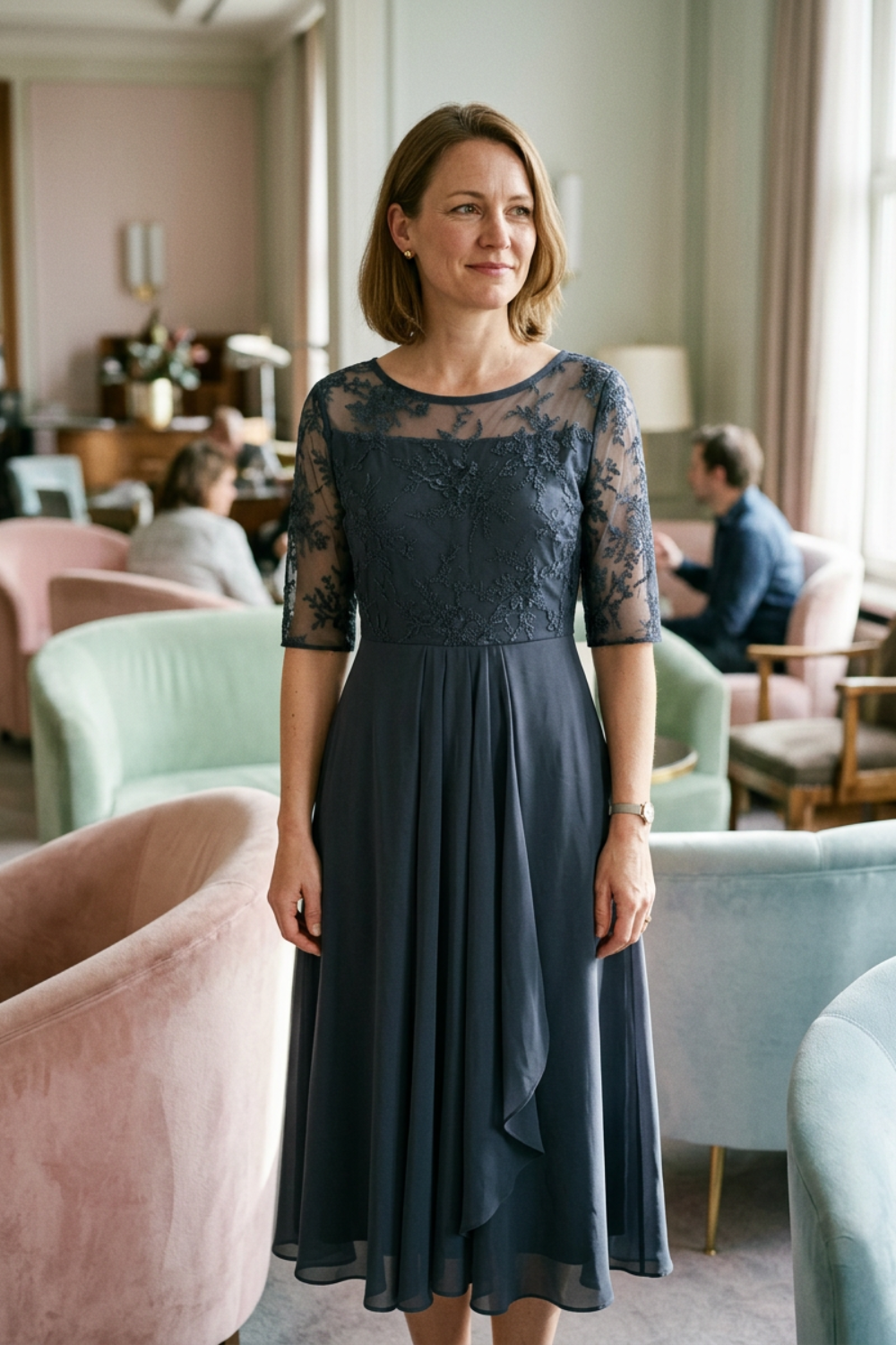 Damen Chiffon Maxikleid in Champagner mit Spitzenoberteil und 3/4-Ärmeln