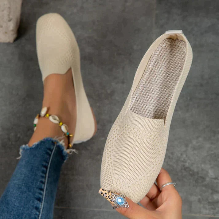 Damen Strick Loafer Beige mit Mesh-Obermaterial – federleichter Sommer-Slipper Hauptansicht