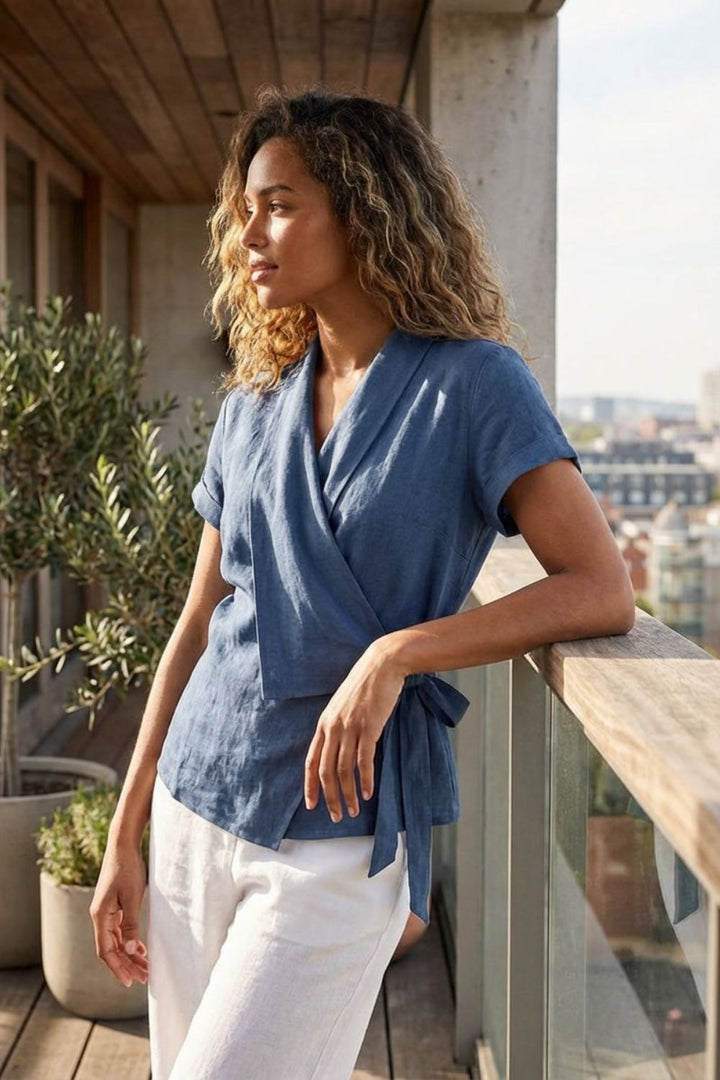 Damen Wickelbluse | V-Ausschnitt Kurzarm – Stoff-Detail