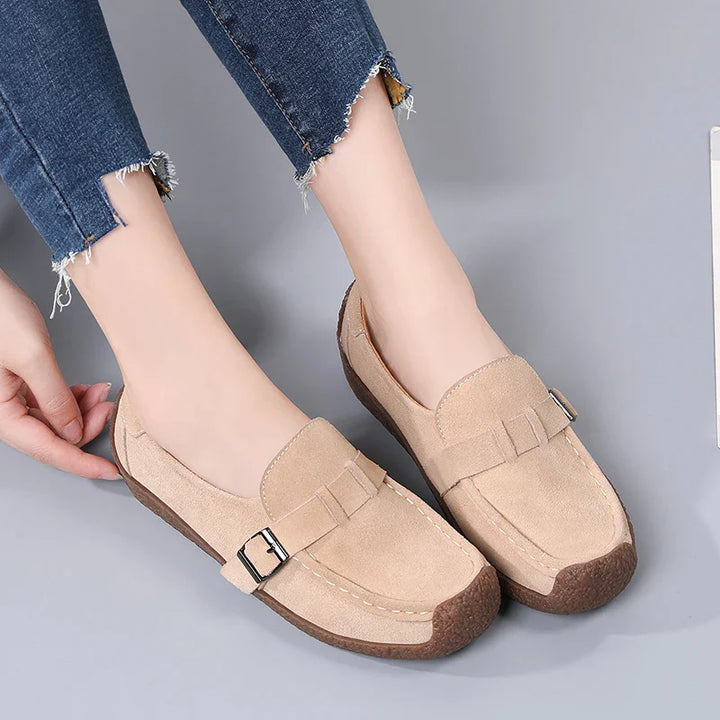 Damen Wildleder Loafer – Sicht von oben mit flexibler Gummisohle